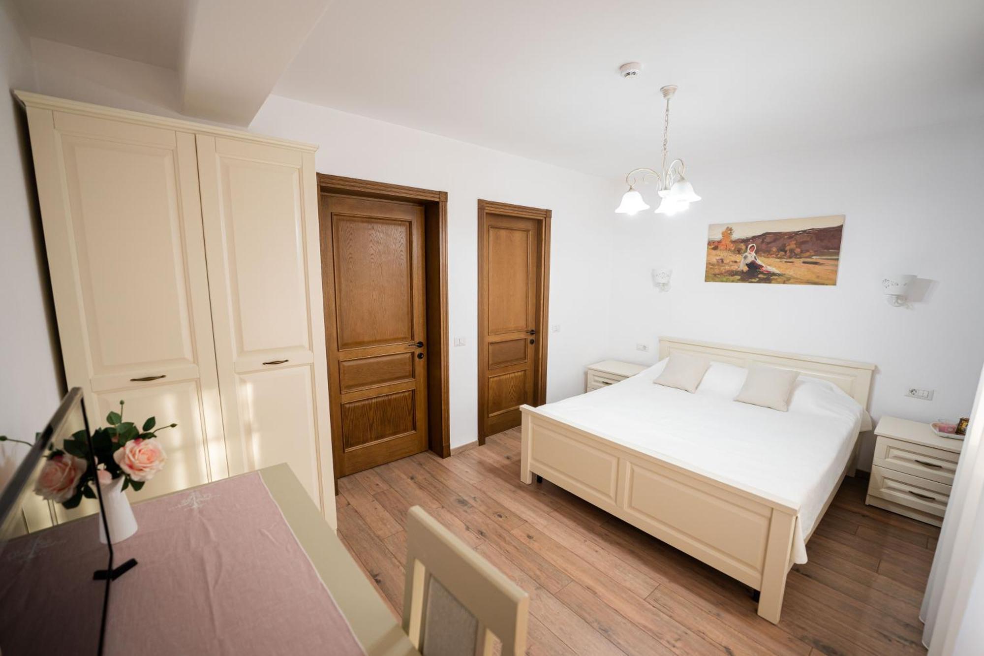 Отель Casa Andra Siret Экстерьер фото
