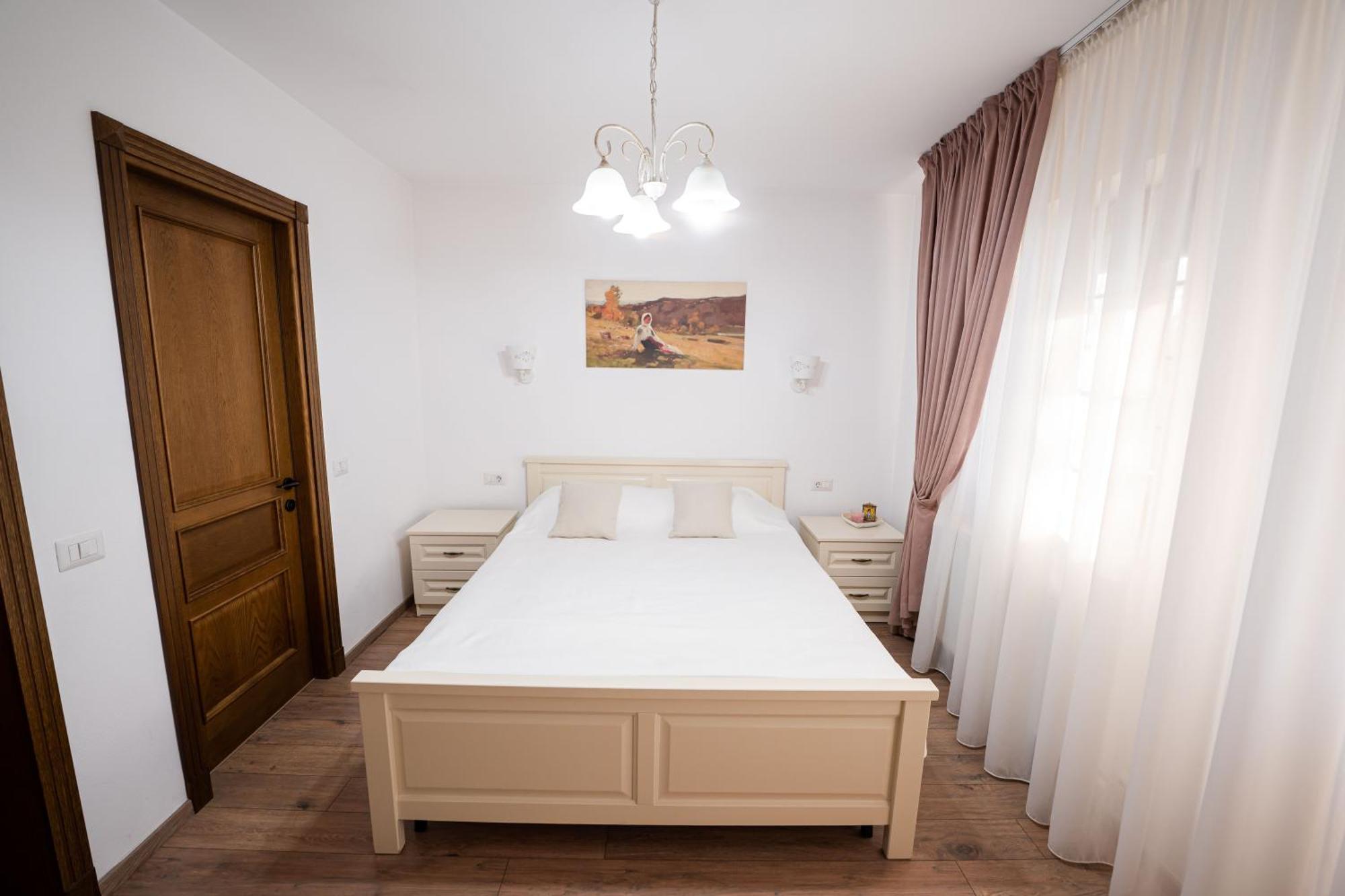 Отель Casa Andra Siret Экстерьер фото