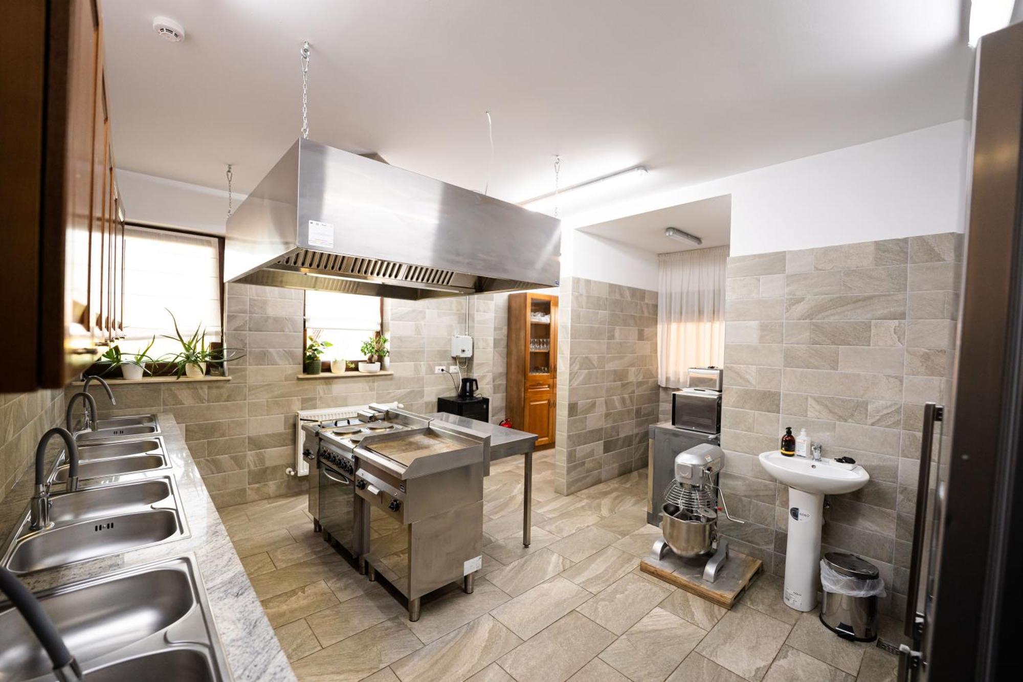 Отель Casa Andra Siret Экстерьер фото