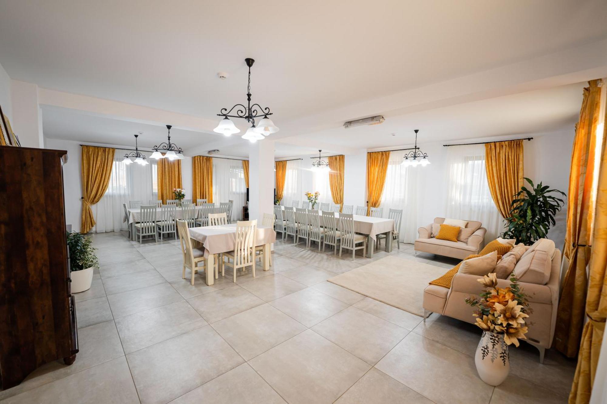 Отель Casa Andra Siret Экстерьер фото