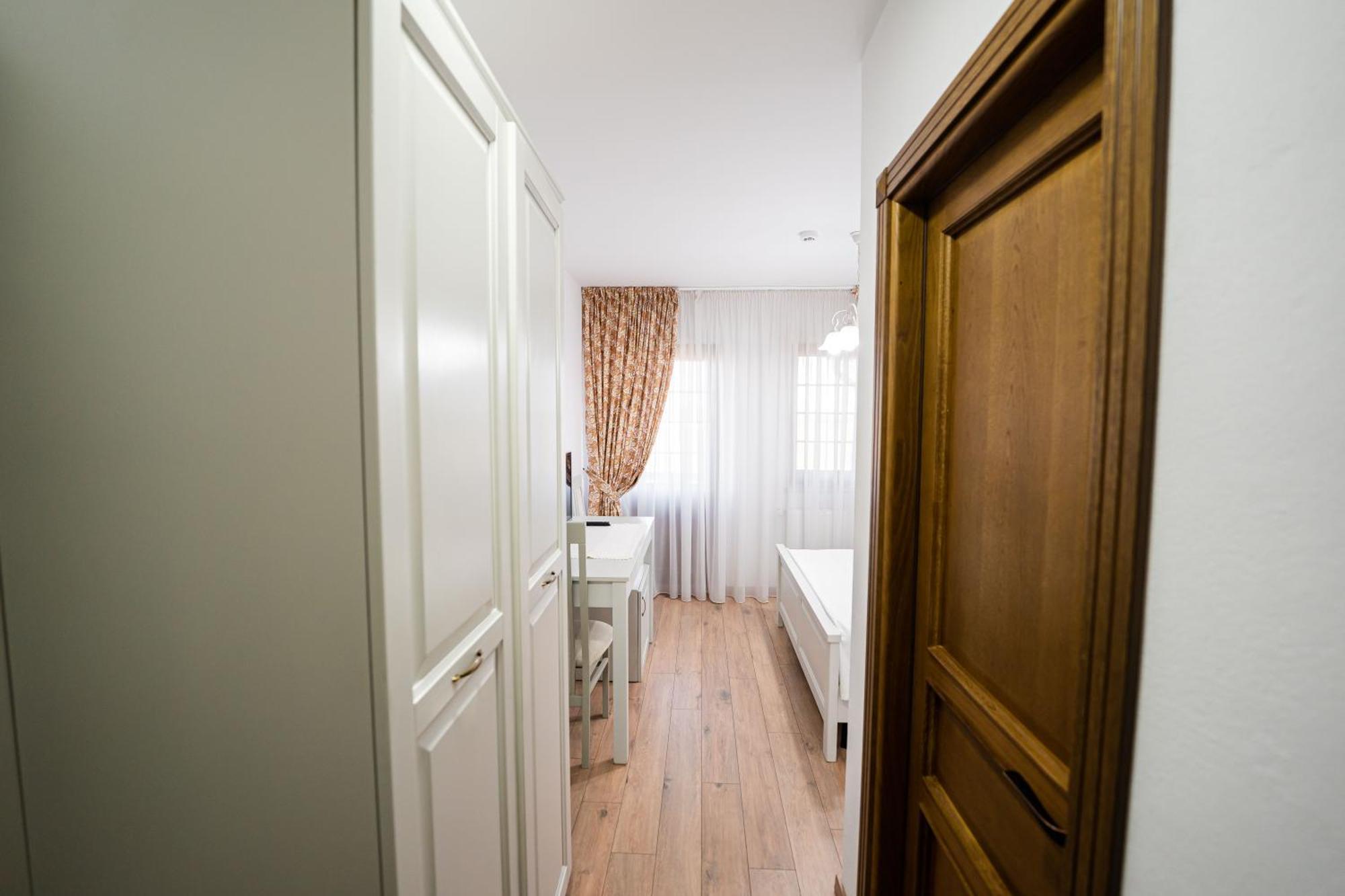 Отель Casa Andra Siret Экстерьер фото
